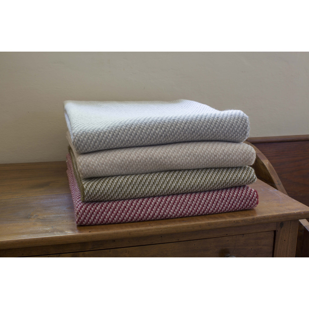 Плед 130х180 Ivory/ Pistachio Melange Throws Signoria